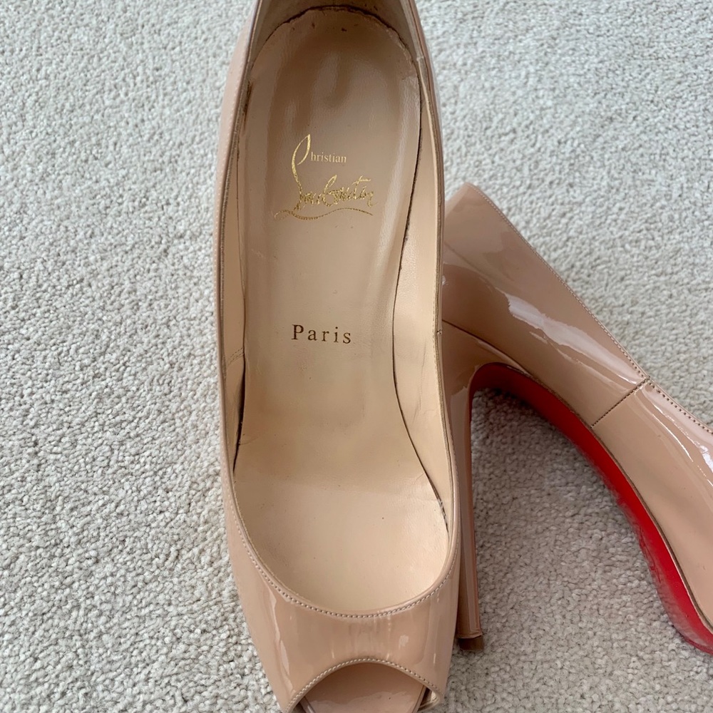 Christian Louboutin patent leather platform pump - Picture 5 of 8